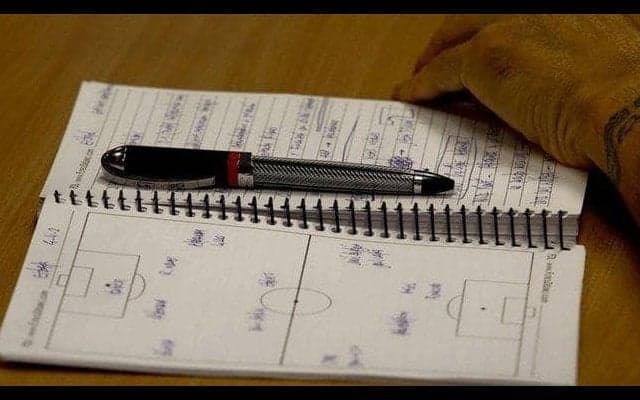 「4-3-3に戻るべき」バルサでプレーしたオランダ代表監督が古巣に助言