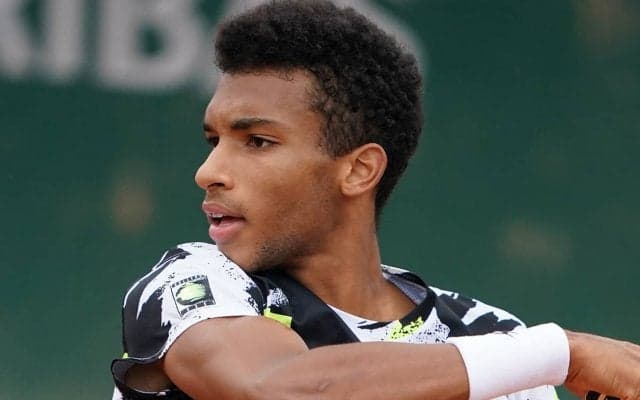 オジェ・アリアシムが来年に向けた練習をナダルのアカデミーでスタート