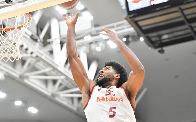 川崎ブレイブサンダースが富山グラウジーズとの延長戦を制す、篠山竜青が残り15秒に“逆転弾”