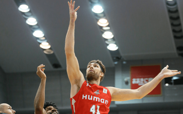 大阪エヴェッサが今季10勝到達、終盤の強さを見せ琉球ゴールデンキングスを撃破