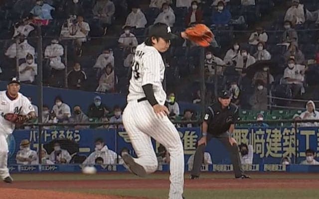 野球から華麗なる転身？　強烈打球の“曲芸アシスト”に「ネイマールもびっくり」