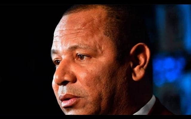 負傷したネイマール 父が激怒「なぜ最初のファールで止めないのか」