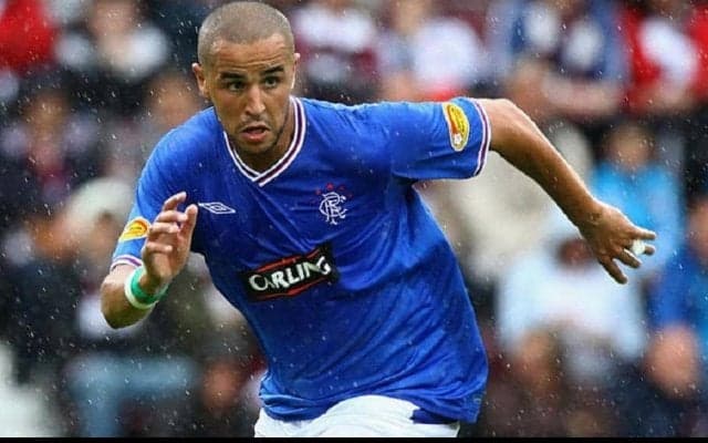 レンジャーズCBがまさかの単独ドリブル突破から決めた驚愕のソロゴール【インクレディブル・ゴールズ】