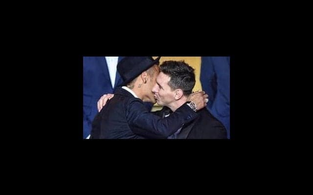 CL16強で激突 ネイマールがメッシにメッセージ「また会おう、アミーゴ」