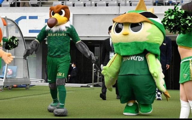 東京Vが93年の開幕から支えたヴェルディ君の勇退を発表、今年誕生のリヴェルンがメインマスコットに