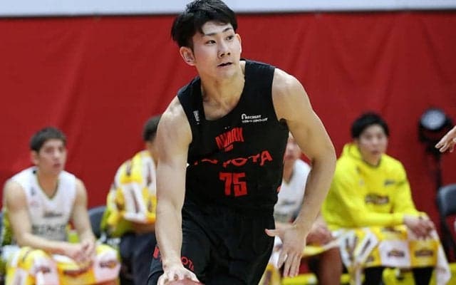 苦戦が続くA東京でルーキー小酒部泰暉が躍動、先輩が語る彼のポテンシャル