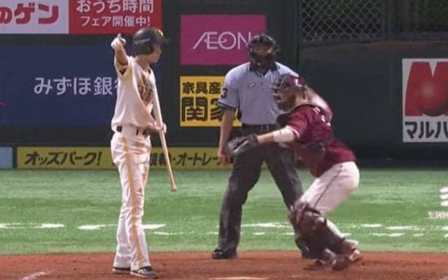 「どう考えてもこれが珍プレー大賞」　謎の指差し→相手送球Wヒット事件に再脚光