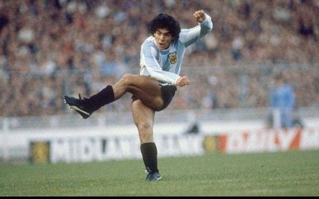 “神”マラドーナがバルセロナで見せた、相手を嘲笑うかのような極上チップシュート【インクレディブル・ゴールズ】