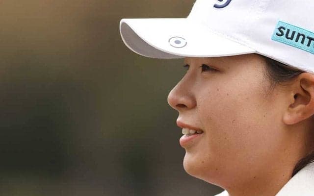 渋野日向子、最終日の“勝負服”に米メディア注目「大胆なセーターに多くの視線が…」