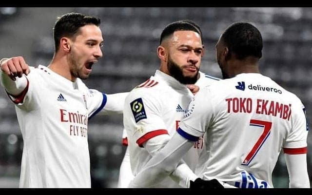 バルサに新たなライバル出現 デパイ獲得にPSGが参戦