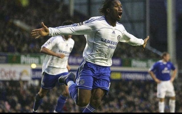 スカッとゴール！ 胸トラップからの反転ボレー、ドログバの豪快シュート