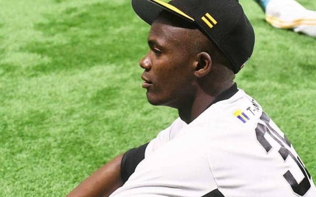 鷹モイネロの個性あふれる髪型にファン注目「パイナップルの季節になりました」