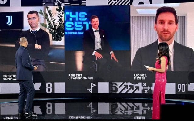 悔しわを露わ？最優秀選手賞逃したC・ロナウドの“しかめっ面”が話題に…自身はライバルたちに投票