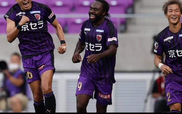 「昇格を目指しましょう」 J2得点王ほぼ手中の京都FWピーター・ウタカが来季契約を締結！