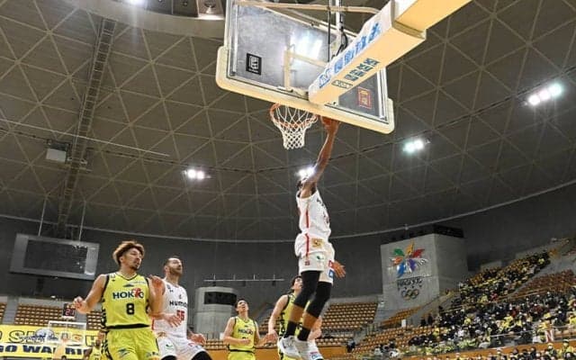 勝負所でニュービルの3ポイントが炸裂…信州の追い上げを退けた大阪が敵地で先勝