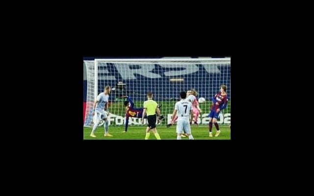 豪快ボレーで初ゴール バルサCBアラウホがファンと喜びを共有「気を引き締めて頑張ろう」