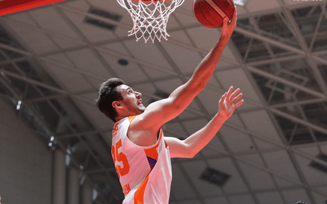 新潟アルビレックスBBが三遠ネオフェニックスを退け連敗脱出、アレンが勝負どころで連続得点