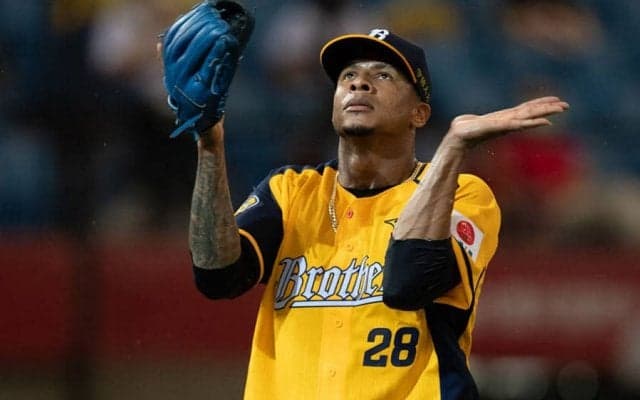 元鷹ミランダが韓国・斗山と契約　キューバ出身投手初となるアジアのプロ野球“制覇”