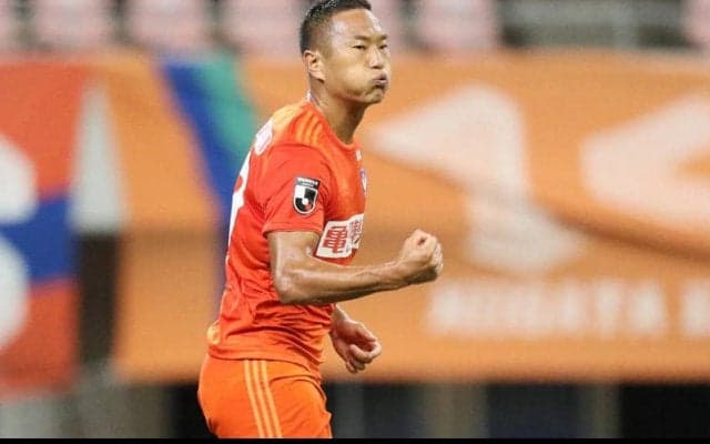 清水が新潟に期限付き移籍していたFW鄭大世がキャリア初の契約満了「堂々と清水の地を家族と手を繋ぎながら笑顔で後にしたいと思います」