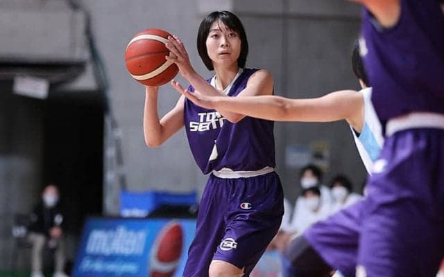 リバウンドを制した東京成徳大、精華女子相手に100点ゲームの圧勝