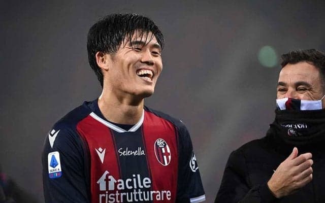 冨安健洋が「FWの決め方」で今季初得点　軽いタッチにネット騒然「DFの動きじゃない」