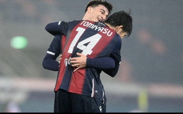 右SBで今季初ゴールの冨安にチーム最高評価！GKをあざ笑うチップキックに称賛