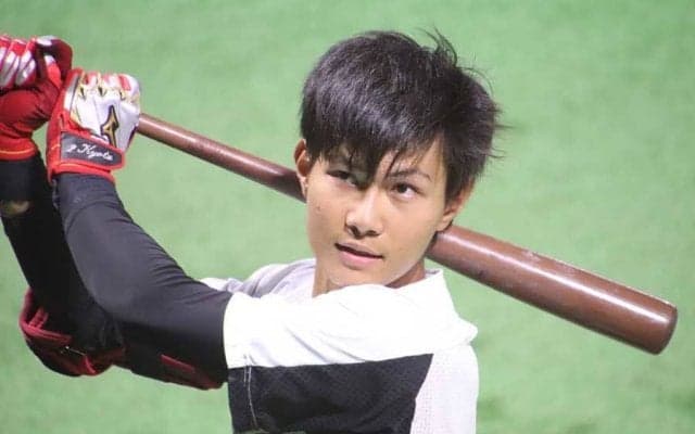 ロッテ選手寮で見つけた“藤原サンタ”　最高のXmasプレゼントにファン大喜び