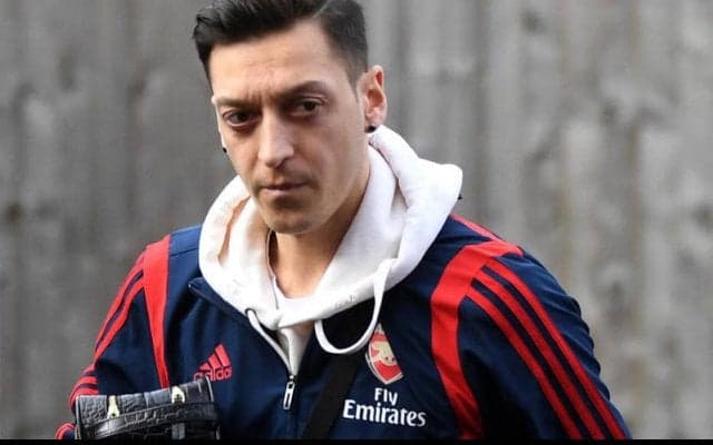 年俸16億円カット？ 氷漬けのエジルがフェネルバフチェと会談