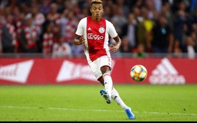 アヤックスとブラジルの新星ネレスが叩き込んだ、矢のようなスーパーミドル【インクレディブル・ゴールズ】