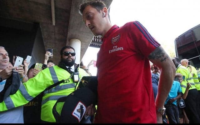 「幸せですか？」…不振アーセナルで冷遇受けるエジル、ファンとのQ＆Aで苦しい胸の内を明かす