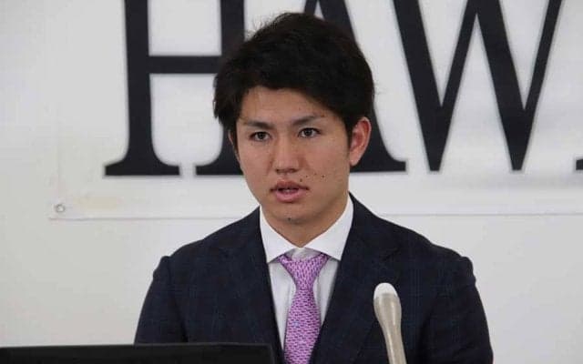 鷹・高橋礼は1750万円増の6750万円　1月は楽天牧田＆西武與座とサブマリン自主トレ