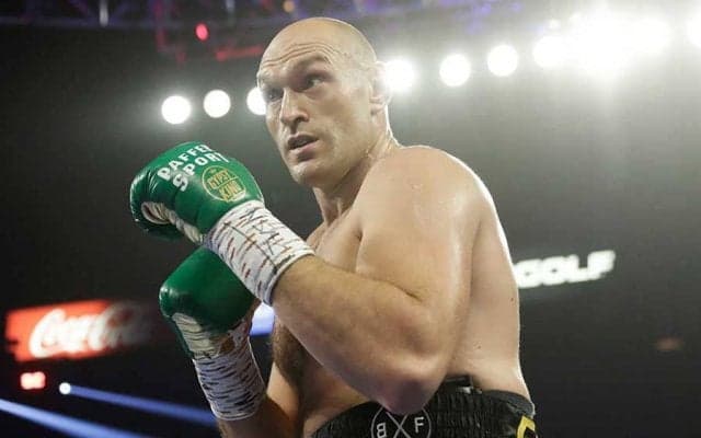 【名珍場面2020】フューリー、血染めのワイルダーに“首舐め挑発”で米賛否「不快だ」「狂ってる」