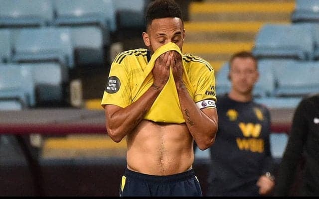 【珍プレー好プレー】ヘラヘラ対応で失点関与のオーバメヤンに批判殺到…ミングスのジョークに気を取られる…《2020年7月・珍プレー》