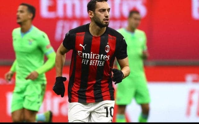 条件面は約2億円の開き、無敗ミランが今季7アシストのMFチャルハノールと契約延長交渉