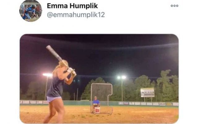 【名珍場面2020】米女子高生「神スイング」が大バズり　“衝撃柵越え”が再生1500万超「腕が鉄なの？」