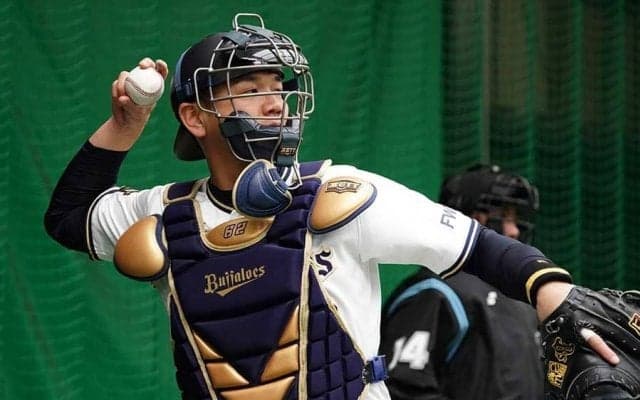 オリックス山崎勝己、果たせなかった2年前の約束　引退試合で願った301安打目