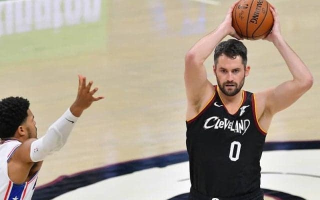 キャブズのベテラン、ケビン・ラブが右ふくらはぎの張りにより3～4週間の離脱