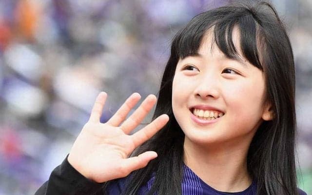 本田望結、イケメンサッカー選手との貴重2ショット公開「夢に向かって、狙えゴール」