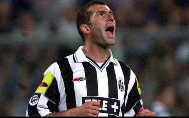 “マエストロ”ジダンがユーベで見せたエレガントなドリブルと極上クロス【ベスト・アシスト】