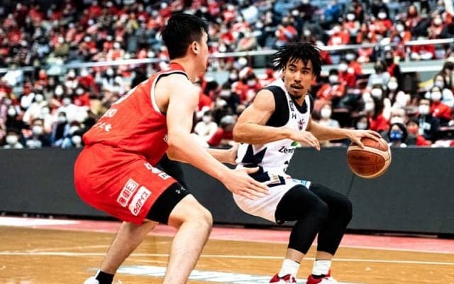 後半に躍動した琉球ゴールデンキングスが勝利…千葉ジェッツは悔しい2連敗