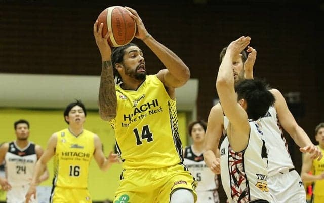 サンロッカーズ渋谷がジェームズ・マイケル・マカドゥのシュートで三遠ネオフェニックスに大逆転勝ち