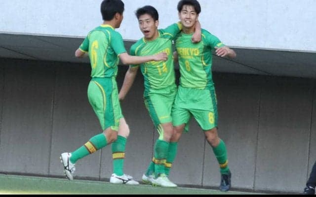 帝京長岡が3大会連続のベスト8！ 2試合連続の逆転劇で神戸弘陵を下す《高校サッカー選手権》
