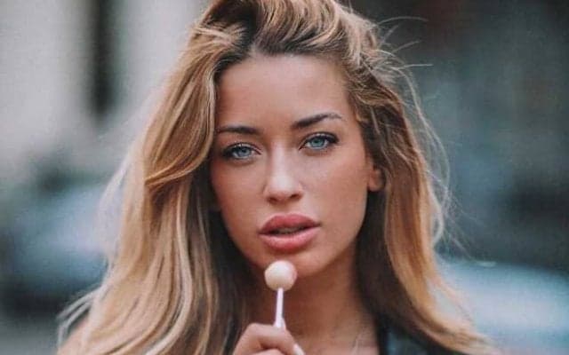 恋多きレアル・マドリーの守護神 スペイン人セクシー美女と熱愛か