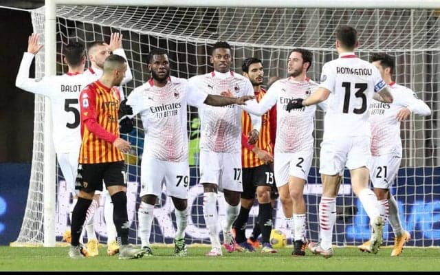 10人のミランがベネヴェントに苦戦も辛勝で首位キープ《セリエA》