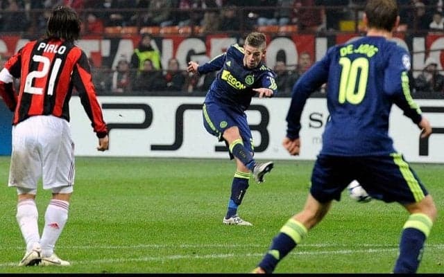 アルデルヴァイレルトが10年前のCLミラン戦で決めた、浮き上がるような弾丸ミドル【インクレディブル・ゴールズ】