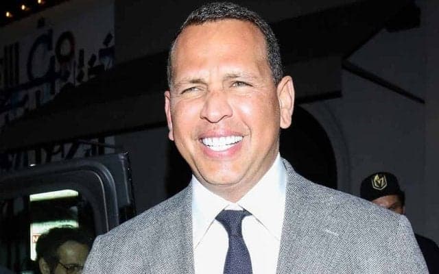 【MLB】A.ロッド、婚約した米大物女優と“黄金ローブ2ショット”に現地反響「幸せそう！」