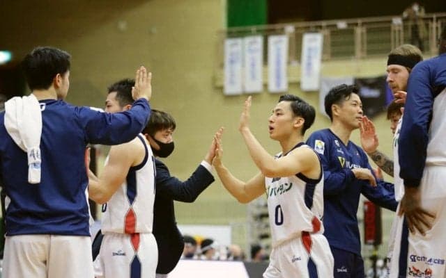 インカレ制覇から2度目のBリーグ挑戦へ、ビーコルに加わった河村勇輝（後編）「自分に打ち勝って、良い年にしたい」