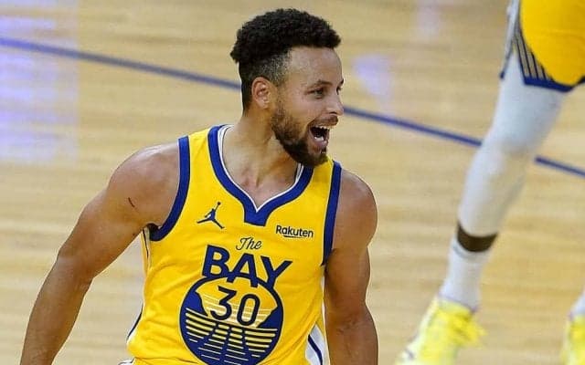 【NBA】「彼は人間じゃない」　62得点カリー、大爆発締めた3ポイントに米反響「これ大好き」