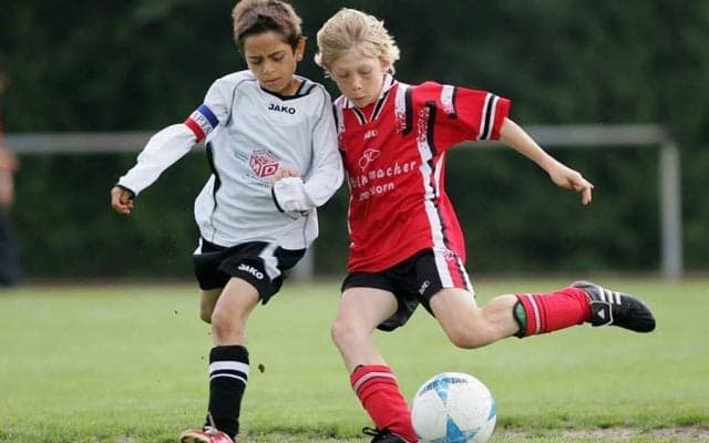 キッズ年代にエリート教育は必要か　ドイツ人指導者が訴える「結果より体験」の大切さ