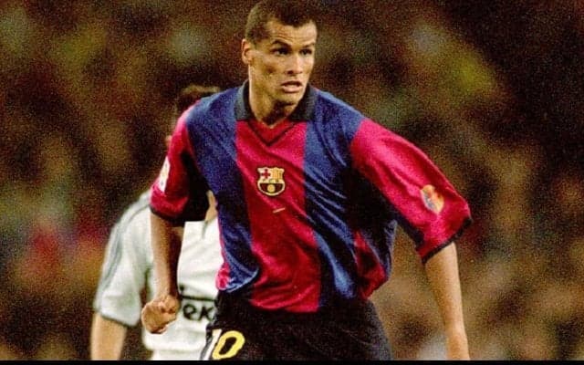 【スーパーゴール図鑑/バルセロナ編】「キャプテン翼しかできない」“左足の魔術師”リバウドが魅せた超絶オーバーヘッドゴール